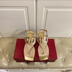 Новая коллекция весна-лето 2023 от Valentino. Новый дизайн очков,