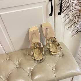 Новая коллекция весна-лето 2023 от Valentino. Новый дизайн очков,