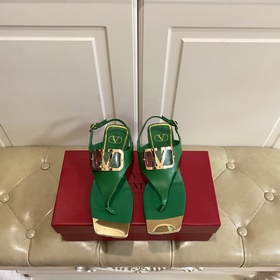 Новая коллекция весна-лето 2023 от Valentino. Новый дизайн очков,