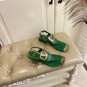 Новая коллекция весна-лето 2023 от Valentino. Новый дизайн очков,