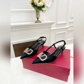Valentino Новые женские сандалии на весну-лето 2023 года в 8 цвет