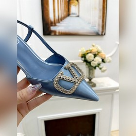 Valentino Новые женские сандалии на весну-лето 2023 года в 8 цвет