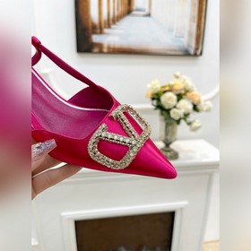 Valentino Новые женские сандалии на весну-лето 2023 года в 8 цвет