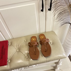 Новые сандалии VALENTINO, кожа, овечья подкладка, размеры 35-42 (