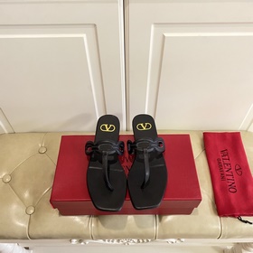 Новые сандалии VALENTINO, кожа, овечья подкладка, размеры 35-42 (