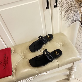 Новые сандалии VALENTINO, кожа, овечья подкладка, размеры 35-42 (