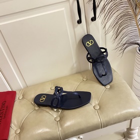 Новые сандалии VALENTINO, кожа, овечья подкладка, размеры 35-42 (