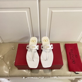 Новые сандалии VALENTINO, кожа, овечья подкладка, размеры 35-42 (