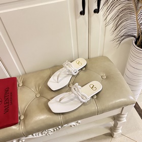 Новые сандалии VALENTINO, кожа, овечья подкладка, размеры 35-42 (