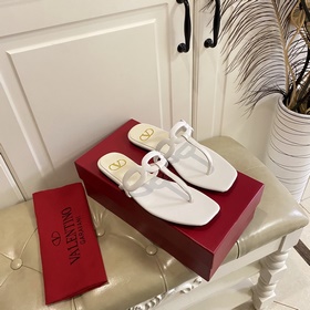 Новые сандалии VALENTINO, кожа, овечья подкладка, размеры 35-42 (