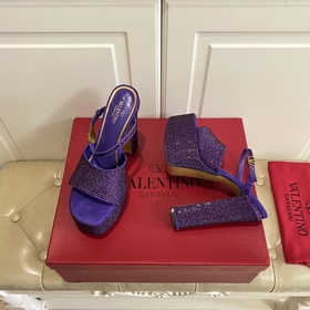 Серия VALENTINO от Valentino, новинка, представленная в финале по