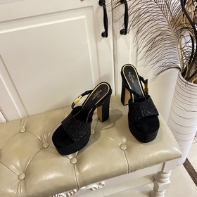 Серия VALENTINO от Valentino, новинка, представленная в финале по
