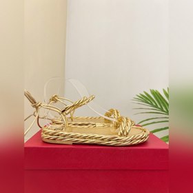 Valentino | Новая коллекция весна-лето 2023 от V-House. Постер с