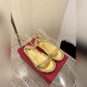 Valentino | Новая коллекция весна-лето 2023 от V-House. Постер с