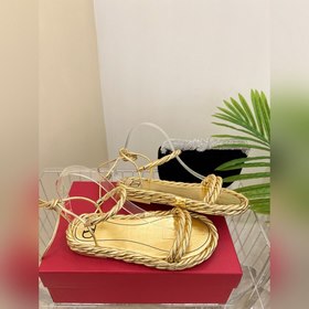 Valentino | Новая коллекция весна-лето 2023 от V-House. Постер с