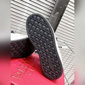 Valentino Out Stud Valentino спортивные кроссовки 2023 новейшая м