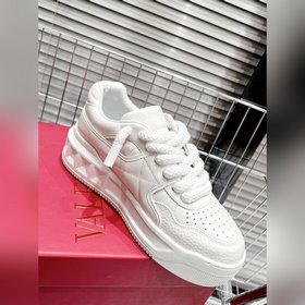 Valentino Out Stud Valentino спортивные кроссовки 2023 новейшая м