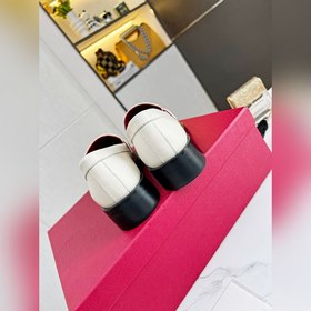 Новые лофейки Valentino с логотипом V Комфорт и мода в одном, лег