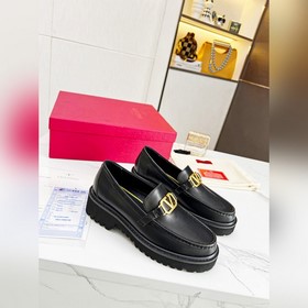 Новые лофейки Valentino с логотипом V Комфорт и мода в одном, лег
