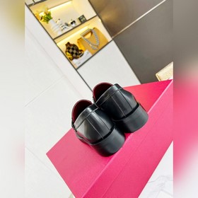 Новые лофейки Valentino с логотипом V Комфорт и мода в одном, лег