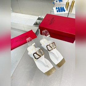 Новая модель Valentino весны 2023 года, кожаный верх, меховая под