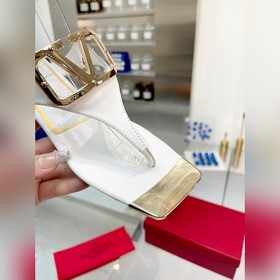 Новая модель Valentino весны 2023 года, кожаный верх, меховая под