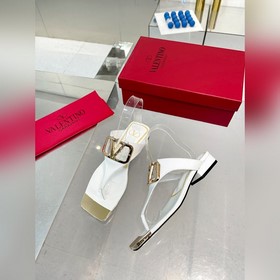 Новая модель Valentino весны 2023 года, кожаный верх, меховая под