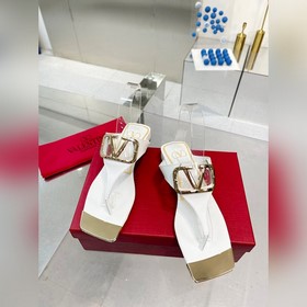 Новая модель Valentino весны 2023 года, кожаный верх, меховая под
