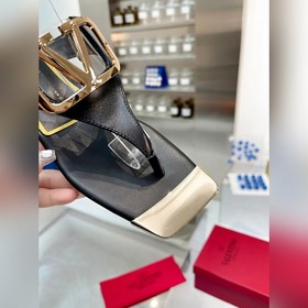 Новая модель Valentino весны 2023 года, кожаный верх, подкладка и