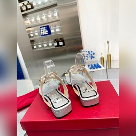 Новая модель Valentino весны 2023 года, кожа бычка, подкладка из
