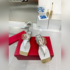 Новая модель Valentino весны 2023 года, кожа бычка, подкладка из