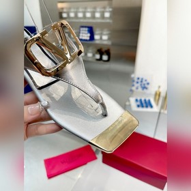 Новая модель Valentino весны 2023 года, кожа бычка, подкладка из 