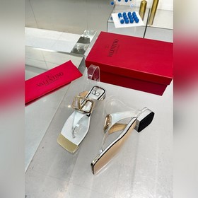 Новая модель Valentino весны 2023 года, кожа бычка, подкладка из 