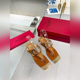 Новая модель Valentino весны 2023 года, кожаный верх, меховая под