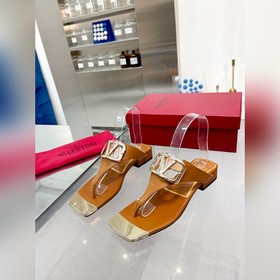 Новая модель Valentino весны 2023 года, кожаный верх, меховая под