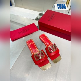 Новая модель Valentino весны 2023 года, кожаный верх, меховая под
