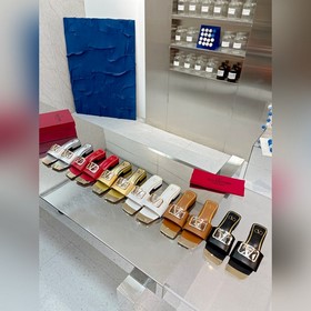 Новая модель Valentino весны 2023 года, кожаный верх, меховая под