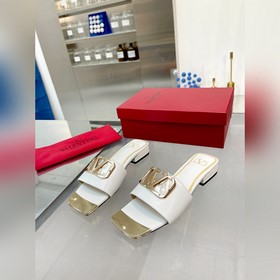 Новая модель Valentino весны 2023 года, кожаный верх, меховая под