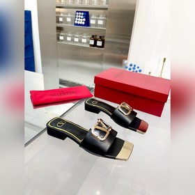 Новая модель Valentino весны 2023 года, кожаный верх, меховая под