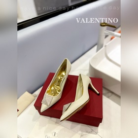 Valentino  Новейшие туфли Элегантный стиль, создающий неповторим