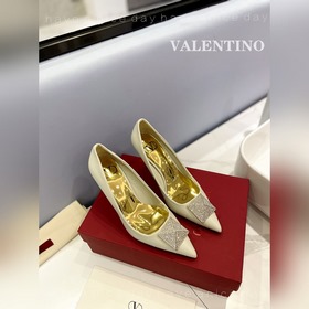 Valentino  Новейшие туфли Элегантный стиль, создающий неповторим