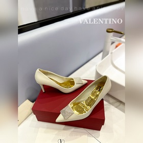 Valentino  Новейшие туфли Элегантный стиль, создающий неповторим