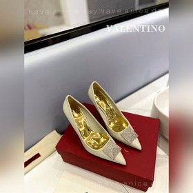 Valentino  Новейшие туфли Элегантный стиль, создающий неповторим