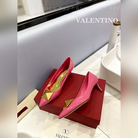 / Valentino  Новейшие туфли Элегантный стиль, создающий неповтор