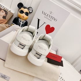 VT Valentino ~ 2023 буквальные кроссовки белые кроссовки с ремешк