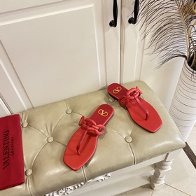 Новые сандалии VALENTINO, кожа, овечья подкладка, размеры 35-42 (
