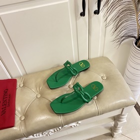 Новые сандалии VALENTINO, кожаный верх, овечья кожа, размеры 35-4