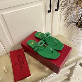 Новые сандалии VALENTINO, кожаный верх, овечья кожа, размеры 35-4