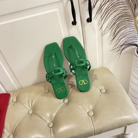 Новые сандалии VALENTINO, кожаный верх, овечья кожа, размеры 35-4