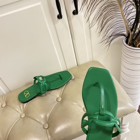 Новые сандалии VALENTINO, кожаный верх, овечья кожа, размеры 35-4